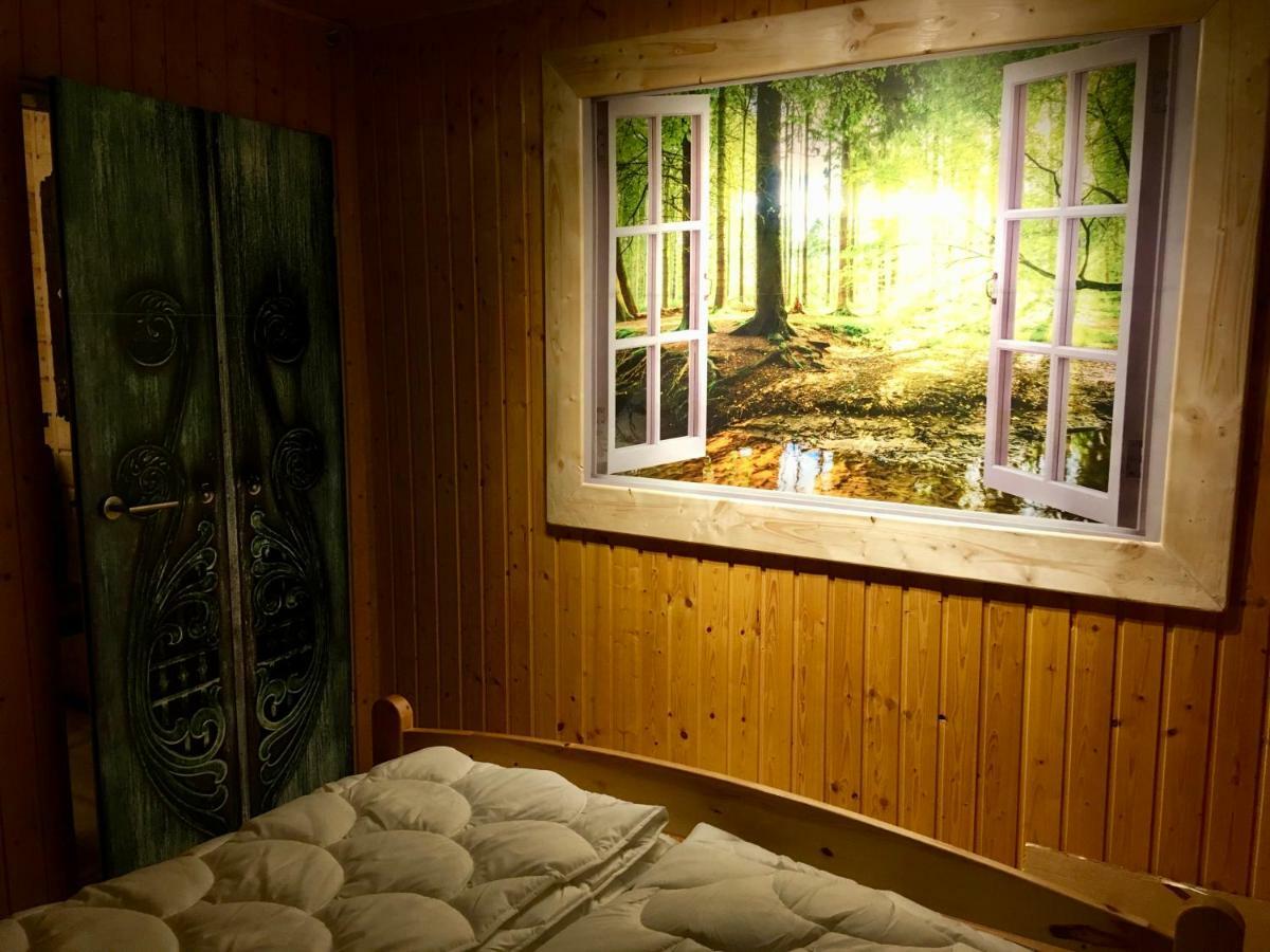 Holzhaus Trollbluemchen Am Wald Und See Нойрупин Екстериор снимка